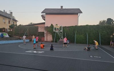 Vrijedne ruke Ogulinskih košarkaša uz pomoć roditelja su uredile i pripremile po