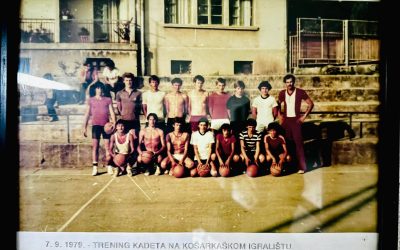🏀✨ Na današnji dan, davne 1979. godine, na legendarnom košarkaškom igralištu u O